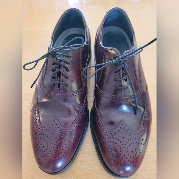 Vintage Dexter Burgundy Wingtips - Picture 2 of 3